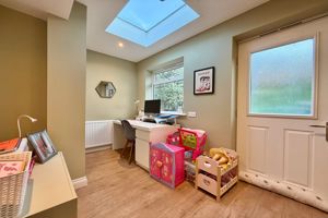 Study/Hobby Room- click for photo gallery